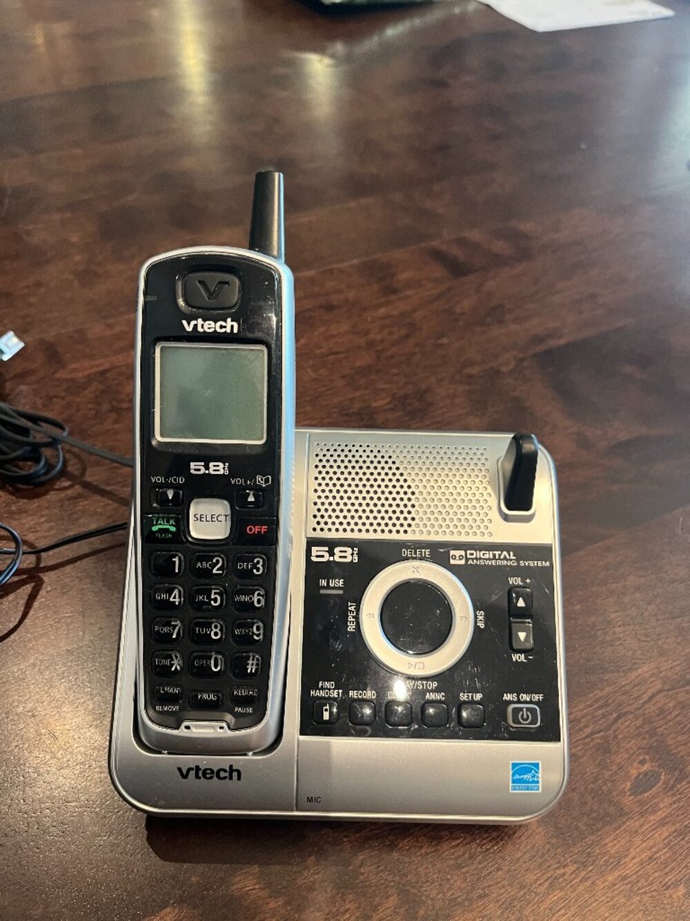 VTECH Cordless Telephone with Digital Answering System 1 Handset Needs Battery